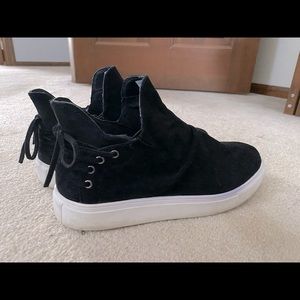 Black Boutique Bootie/shoe